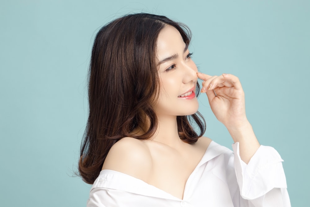 Specializing in Asian rhinoplasty, Dr. Anthony Bared, a double board-certified surgeon in Miami, offers a nuanced approach rooted in understanding and artistry.